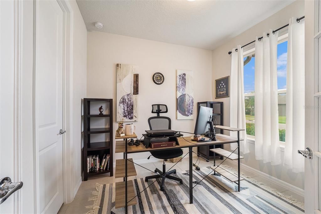 На продажу: $820,000 (6 спален, 3 ванн, 4199 Квадратных фут)