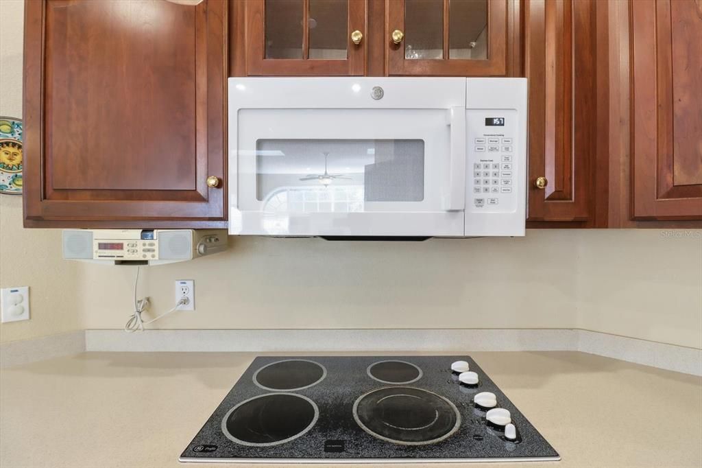 For Sale: $425,000 (4 beds, 2 baths, 2911 Square Feet)