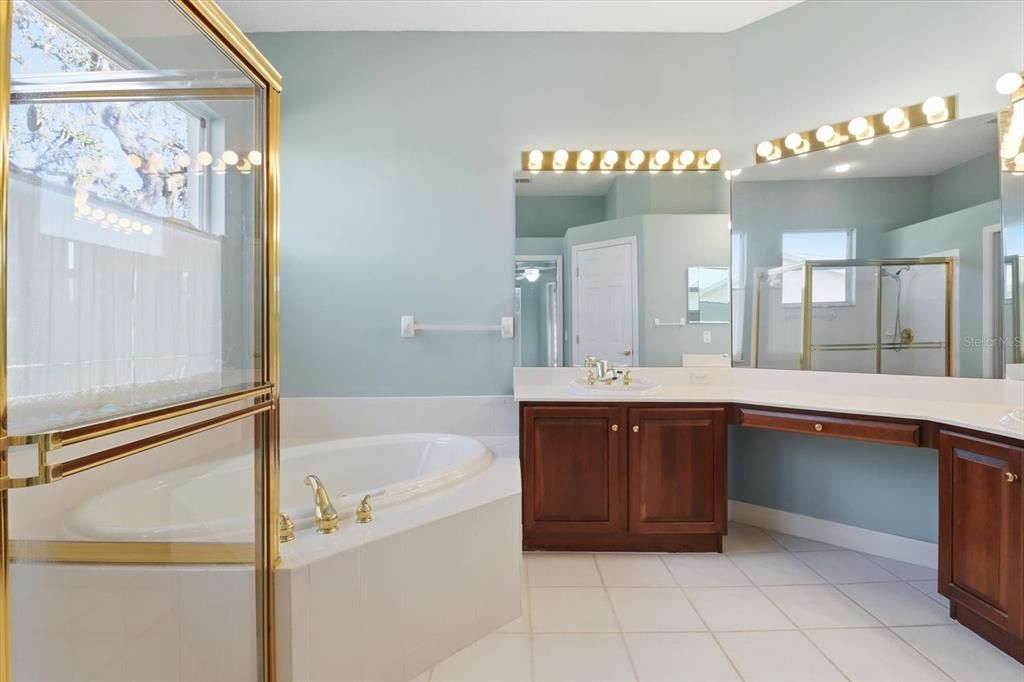 For Sale: $425,000 (4 beds, 2 baths, 2911 Square Feet)