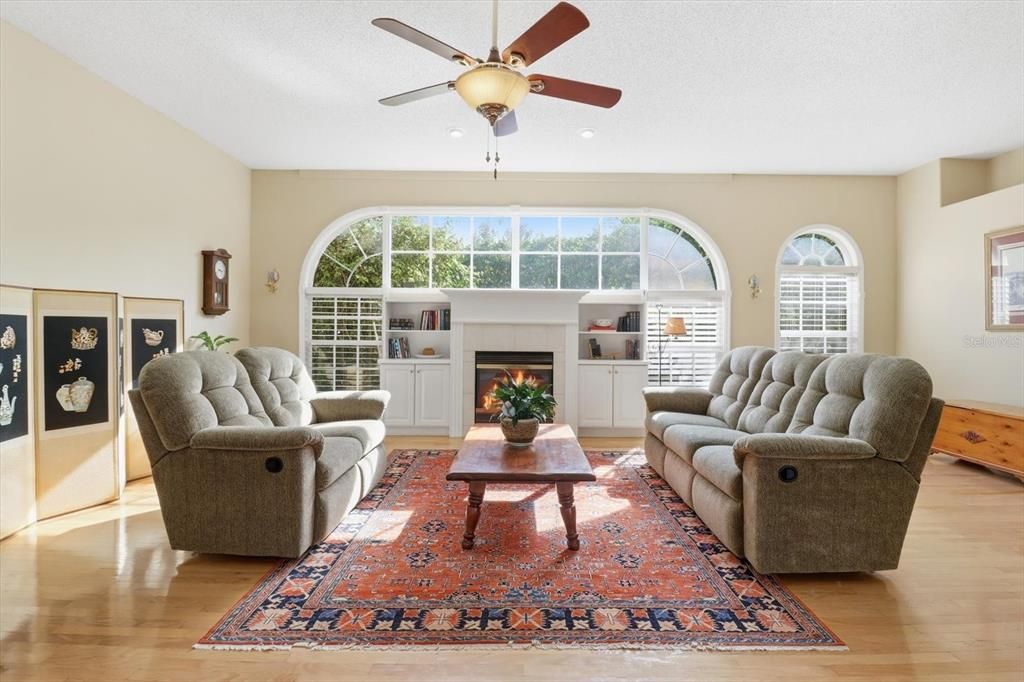 For Sale: $425,000 (4 beds, 2 baths, 2911 Square Feet)