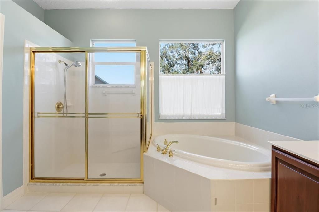 For Sale: $425,000 (4 beds, 2 baths, 2911 Square Feet)