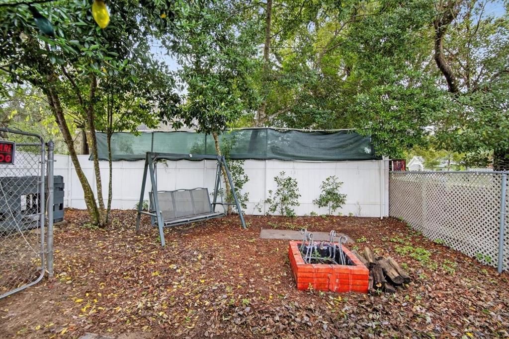 На продажу: $285,000 (4 спален, 2 ванн, 1864 Квадратных фут)