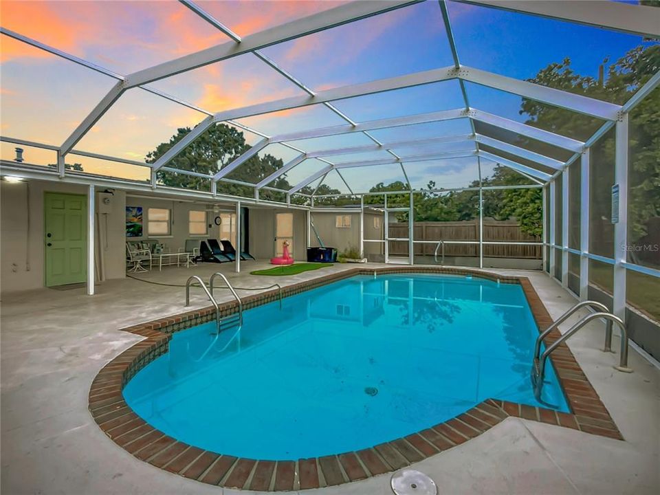 En Venta: $449,000 (4 camas, 2 baños, 1650 Pies cuadrados)