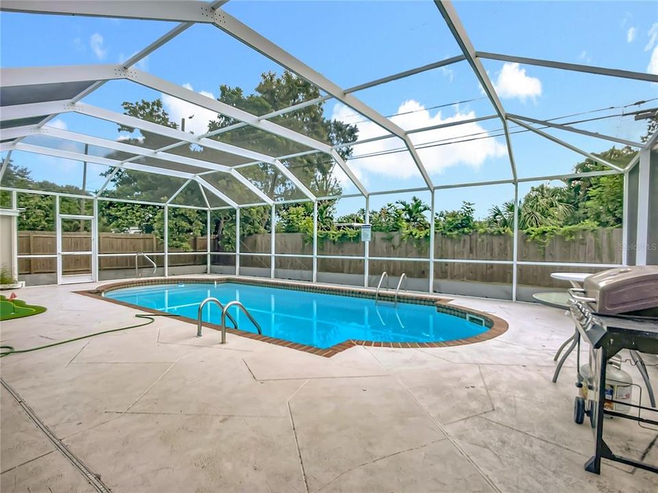 En Venta: $449,000 (4 camas, 2 baños, 1650 Pies cuadrados)