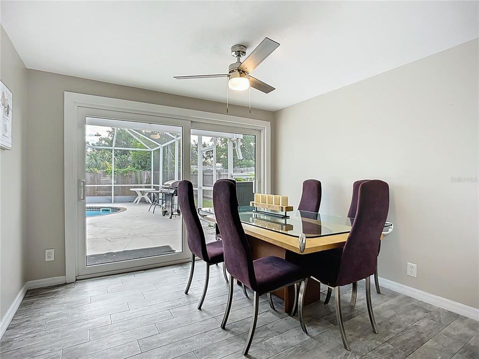 En Venta: $449,000 (4 camas, 2 baños, 1650 Pies cuadrados)