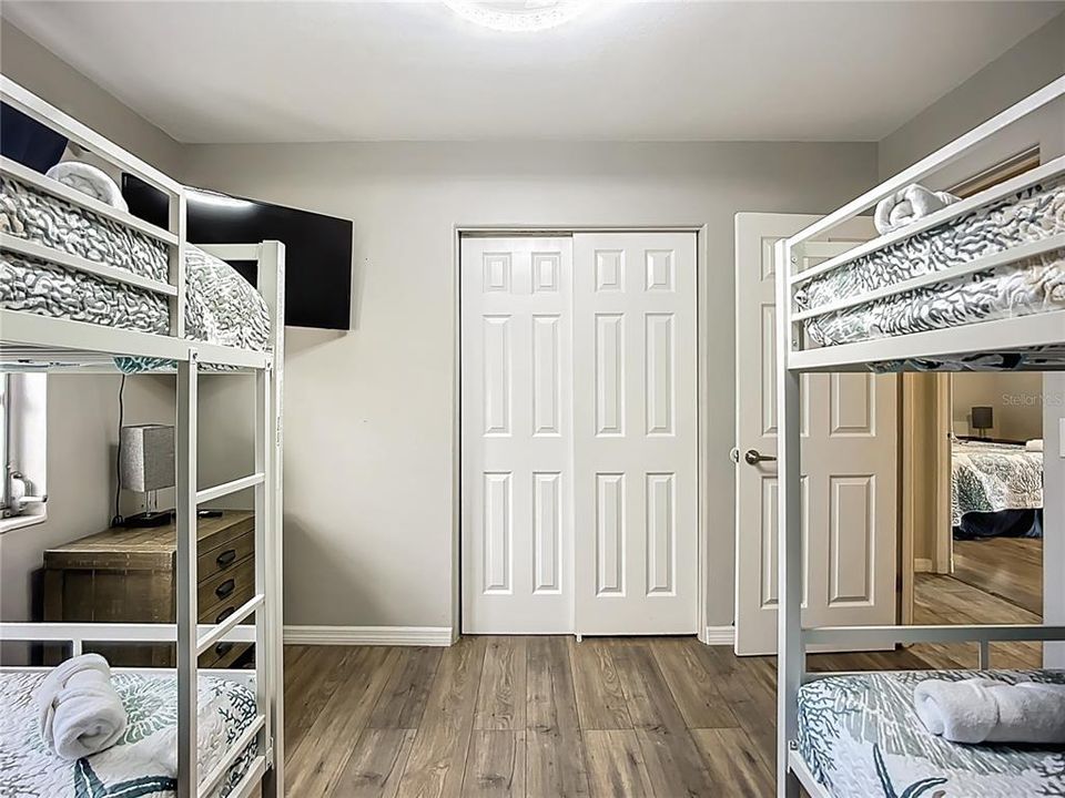 En Venta: $449,000 (4 camas, 2 baños, 1650 Pies cuadrados)