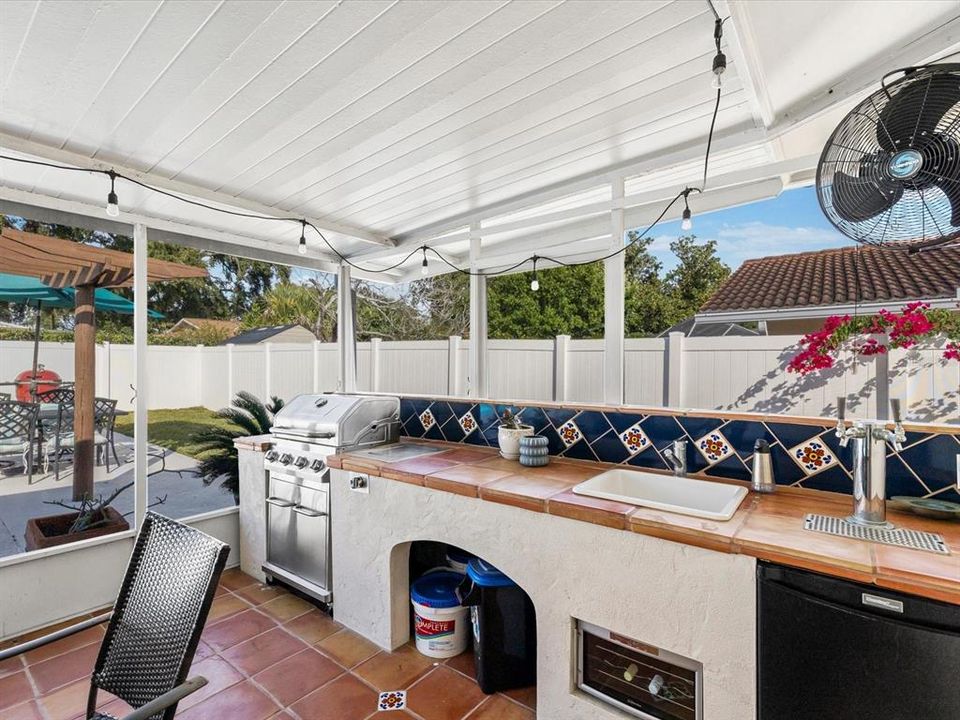 На продажу: $825,000 (3 спален, 2 ванн, 2094 Квадратных фут)