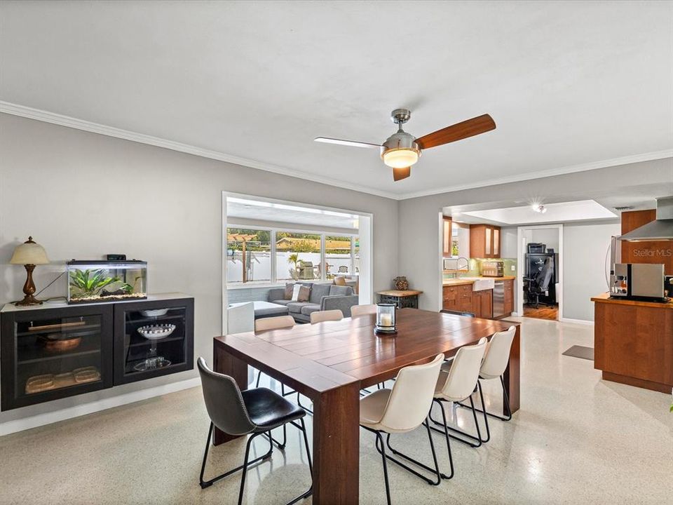 На продажу: $825,000 (3 спален, 2 ванн, 2094 Квадратных фут)