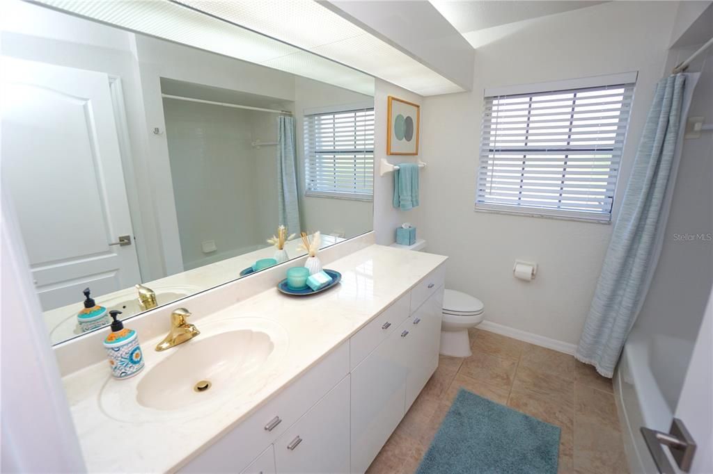 待售: $685,000 (3 贝兹, 2 浴室, 2160 平方英尺)