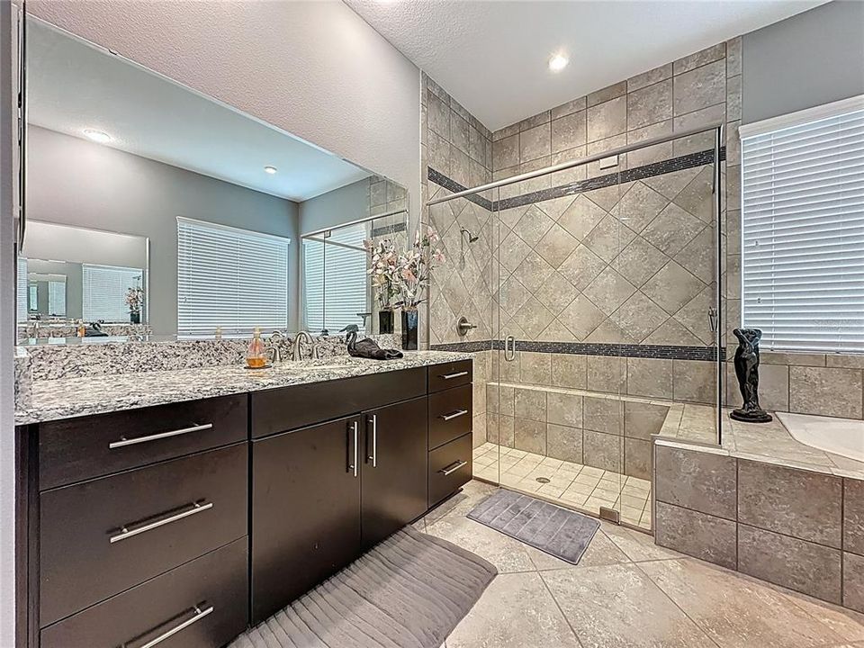 For Sale: $625,000 (4 beds, 3 baths, 2756 Square Feet)