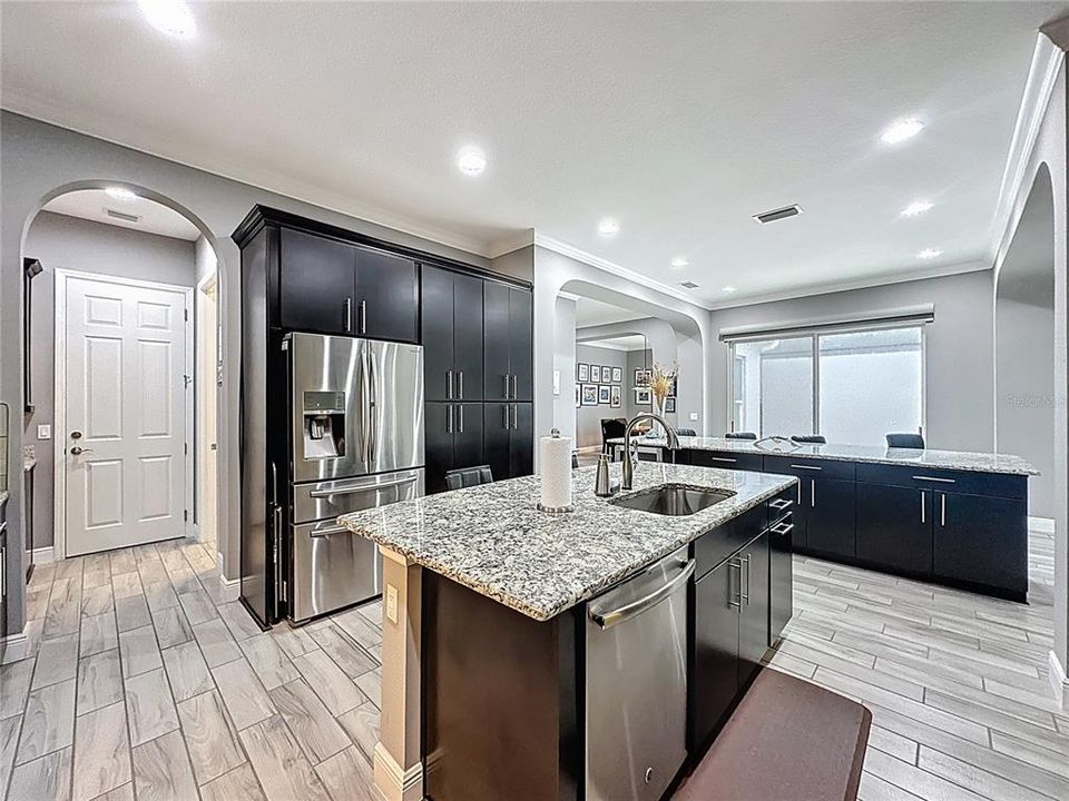 For Sale: $625,000 (4 beds, 3 baths, 2756 Square Feet)