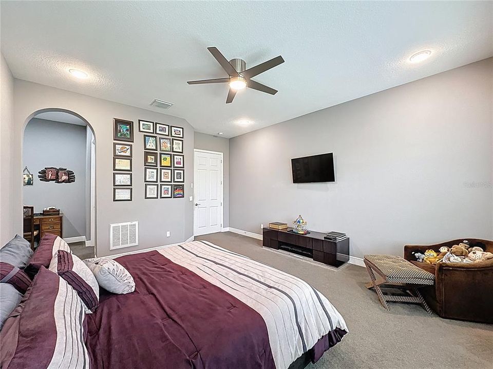 For Sale: $625,000 (4 beds, 3 baths, 2756 Square Feet)