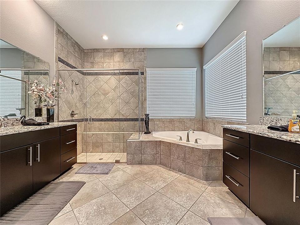 For Sale: $625,000 (4 beds, 3 baths, 2756 Square Feet)