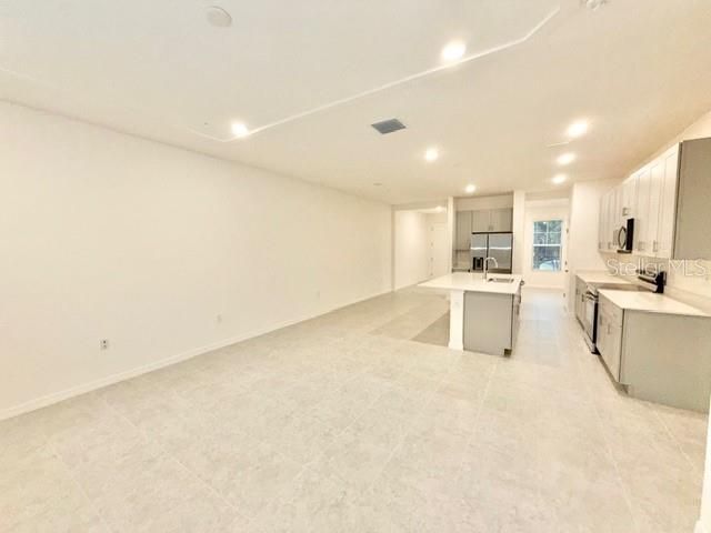 For Rent: $2,595 (3 beds, 2 baths, 1840 Square Feet)