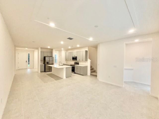 For Rent: $2,595 (3 beds, 2 baths, 1840 Square Feet)