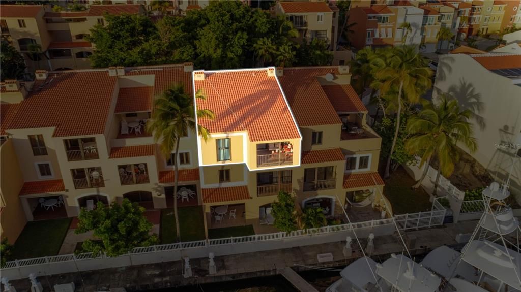 For Sale: $550,000 (3 beds, 2 baths, 1388 Square Feet)