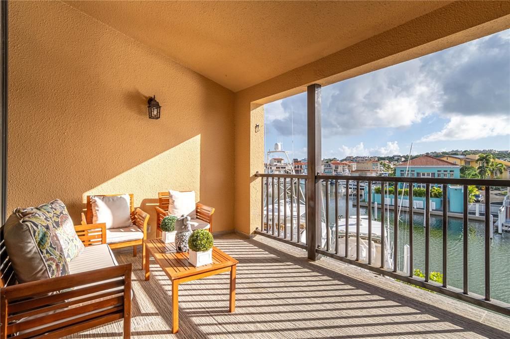 For Sale: $550,000 (3 beds, 2 baths, 1388 Square Feet)