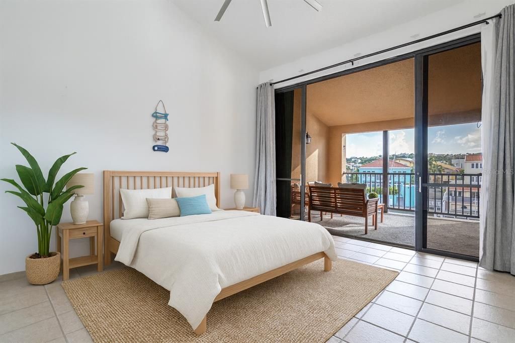 For Sale: $550,000 (3 beds, 2 baths, 1388 Square Feet)