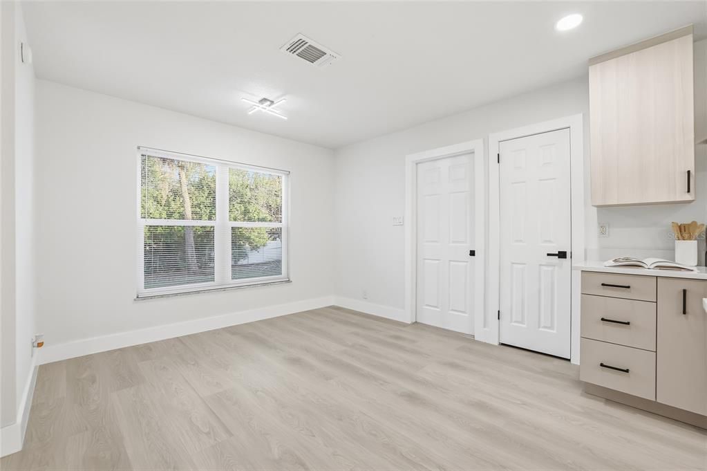 待售: $489,900 (4 贝兹, 2 浴室, 1892 平方英尺)