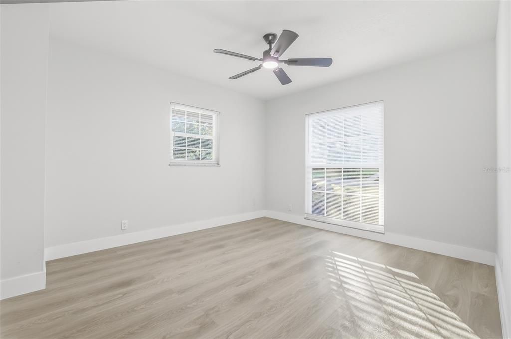 待售: $489,900 (4 贝兹, 2 浴室, 1892 平方英尺)