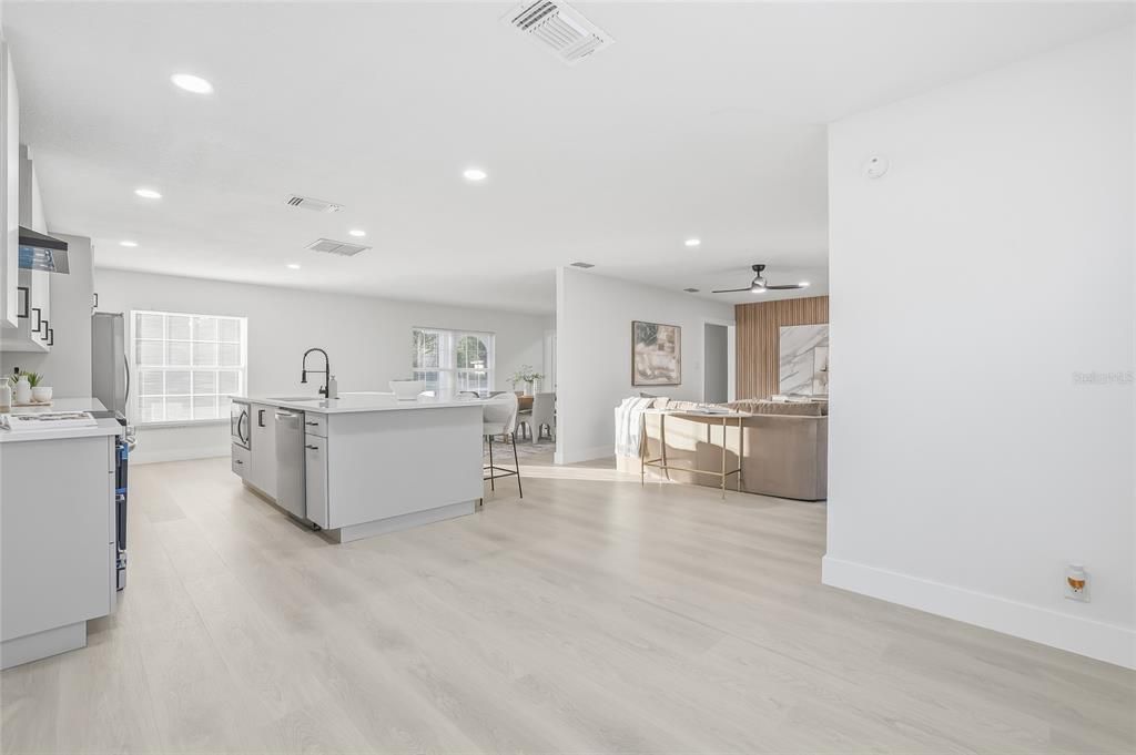 待售: $489,900 (4 贝兹, 2 浴室, 1892 平方英尺)