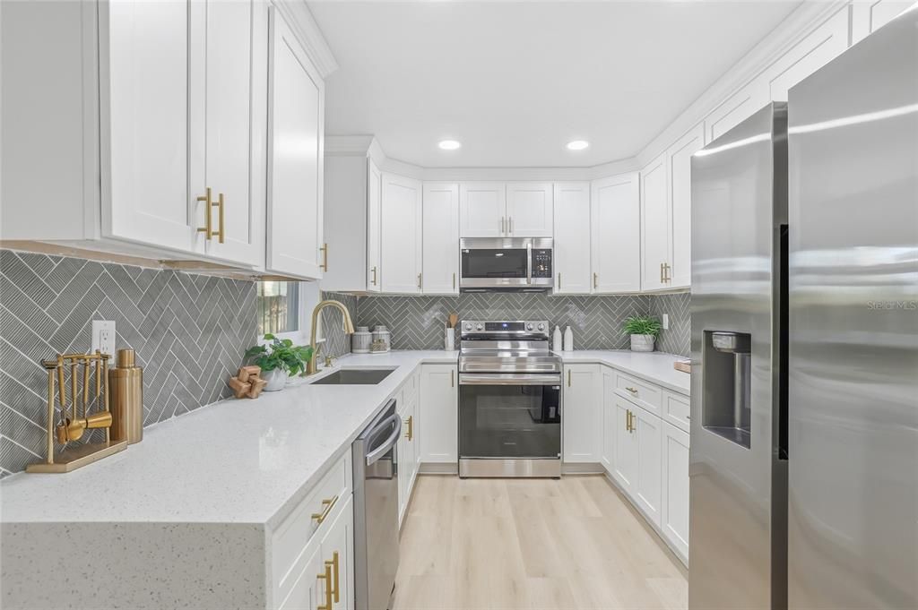 На продажу: $439,900 (4 спален, 2 ванн, 1506 Квадратных фут)