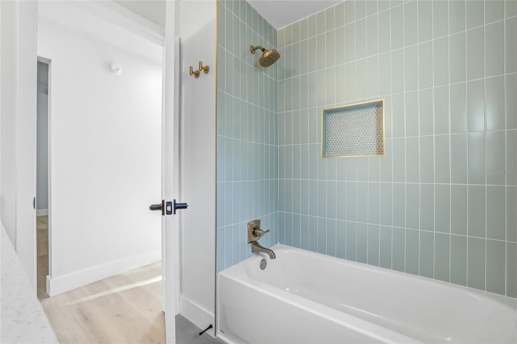 На продажу: $439,900 (4 спален, 2 ванн, 1506 Квадратных фут)