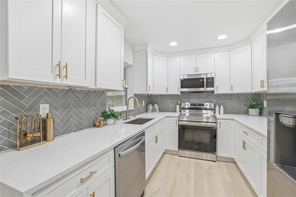 На продажу: $439,900 (4 спален, 2 ванн, 1506 Квадратных фут)