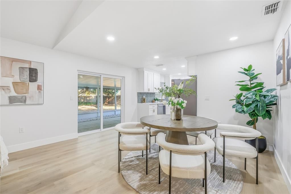 На продажу: $439,900 (4 спален, 2 ванн, 1506 Квадратных фут)