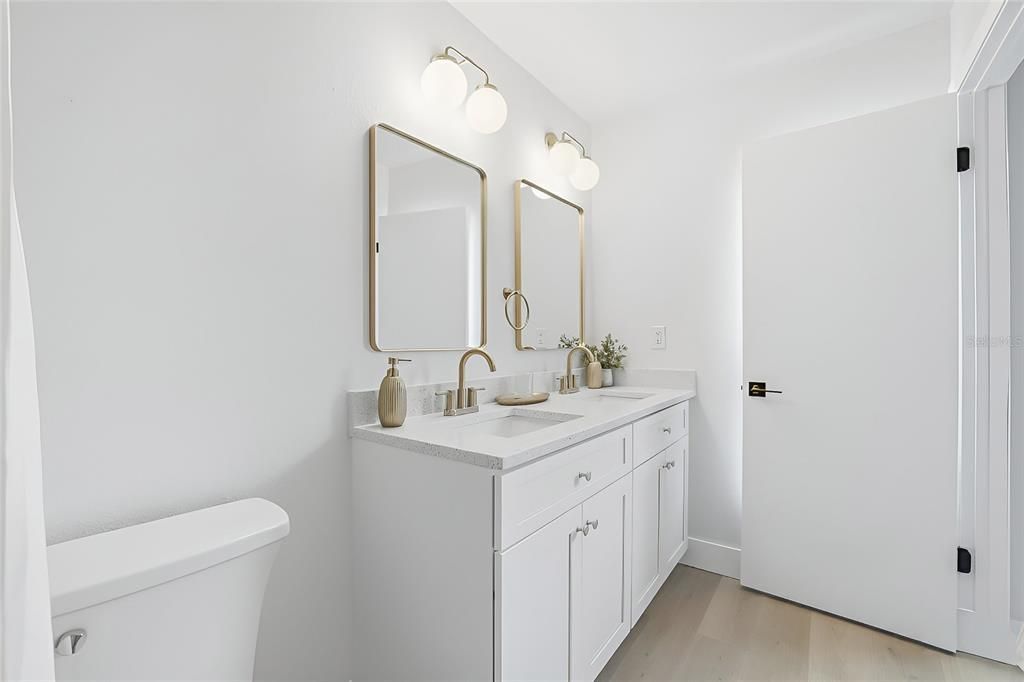 На продажу: $439,900 (4 спален, 2 ванн, 1506 Квадратных фут)