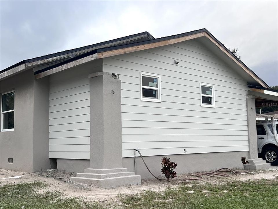 For Sale: $280,000 (5 beds, 3 baths, 1858 Square Feet)