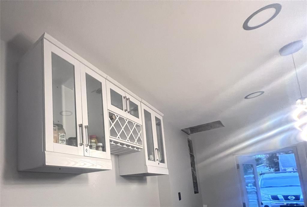 For Sale: $280,000 (5 beds, 3 baths, 1858 Square Feet)