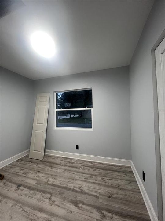 For Sale: $280,000 (5 beds, 3 baths, 1858 Square Feet)