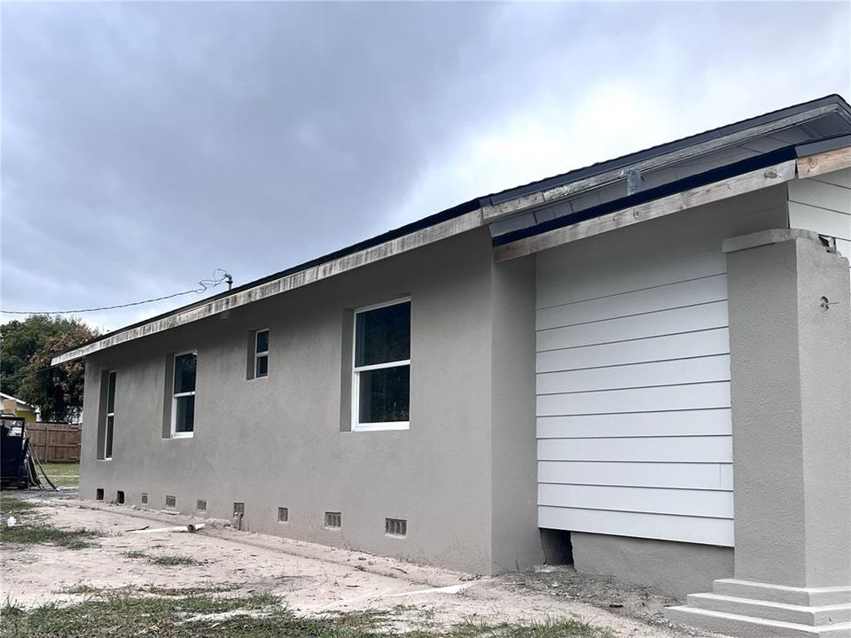 For Sale: $280,000 (5 beds, 3 baths, 1858 Square Feet)