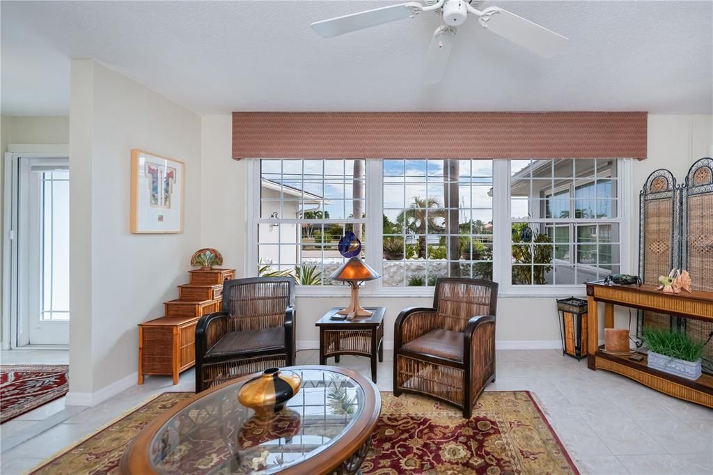 待售: $549,000 (4 贝兹, 3 浴室, 2164 平方英尺)