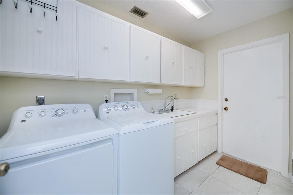 待售: $549,000 (4 贝兹, 3 浴室, 2164 平方英尺)