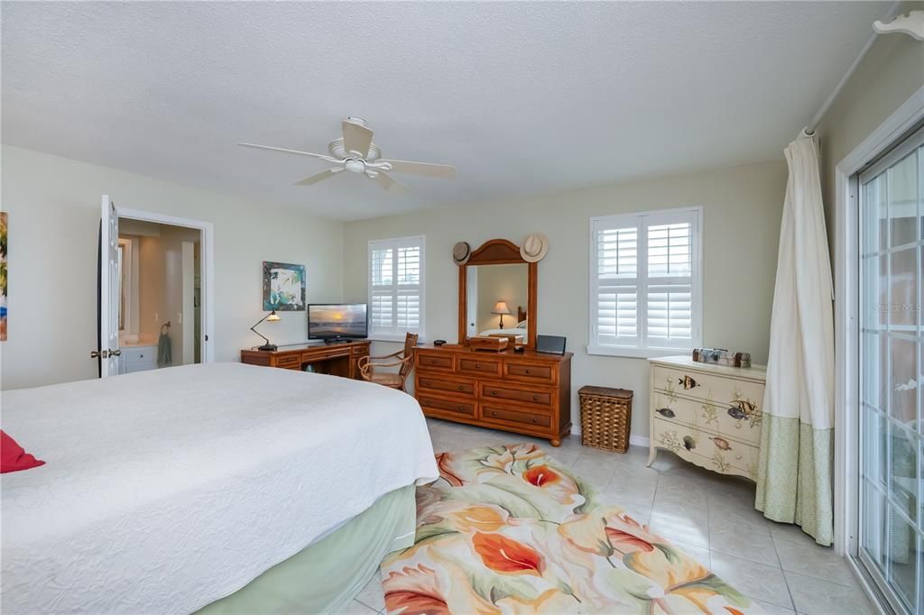 待售: $549,000 (4 贝兹, 3 浴室, 2164 平方英尺)