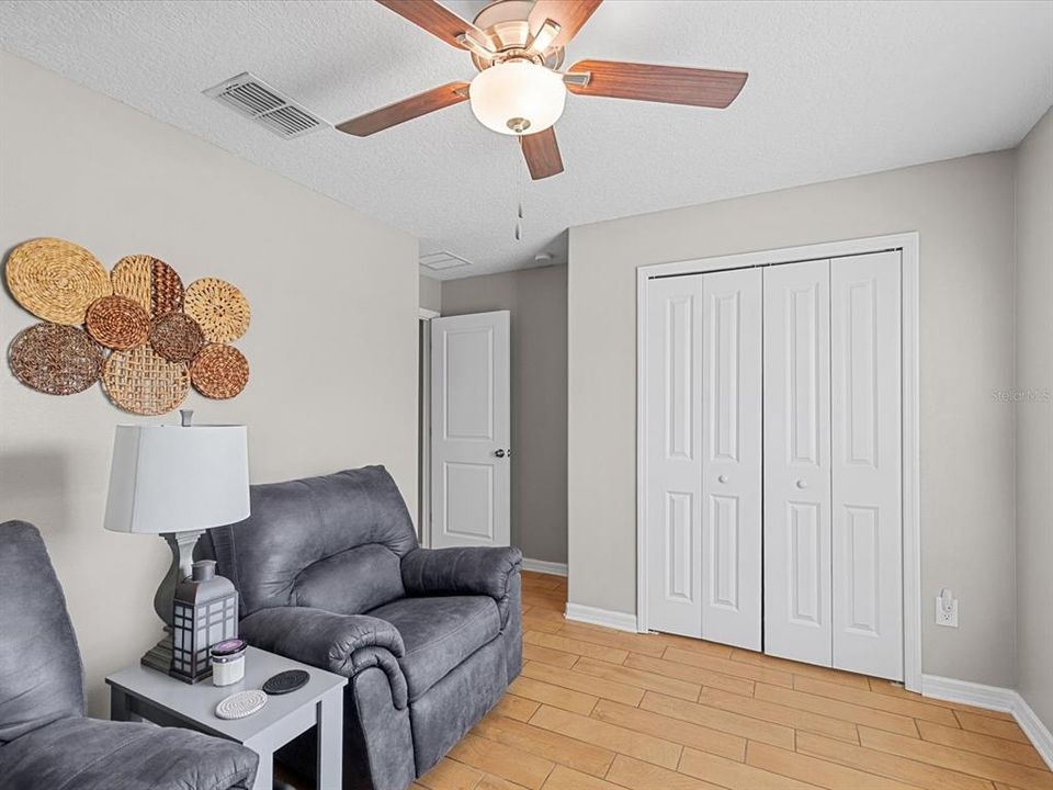 For Sale: $335,000 (4 beds, 2 baths, 1939 Square Feet)