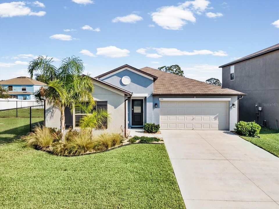 For Sale: $335,000 (4 beds, 2 baths, 1939 Square Feet)