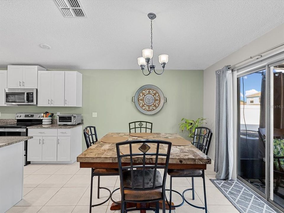 For Sale: $335,000 (4 beds, 2 baths, 1939 Square Feet)