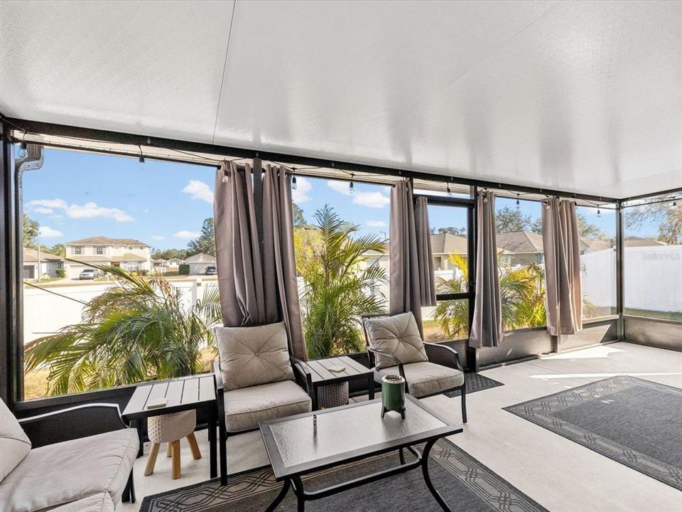 For Sale: $335,000 (4 beds, 2 baths, 1939 Square Feet)