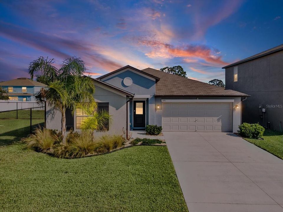 For Sale: $335,000 (4 beds, 2 baths, 1939 Square Feet)