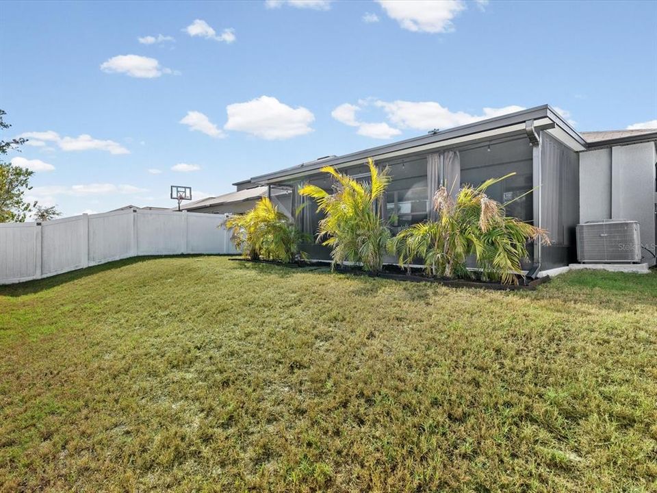 For Sale: $335,000 (4 beds, 2 baths, 1939 Square Feet)