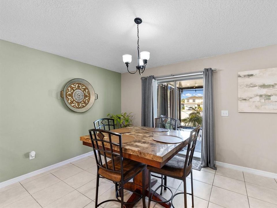 For Sale: $335,000 (4 beds, 2 baths, 1939 Square Feet)