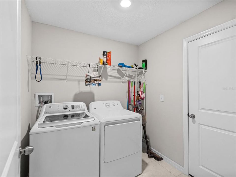 For Sale: $335,000 (4 beds, 2 baths, 1939 Square Feet)