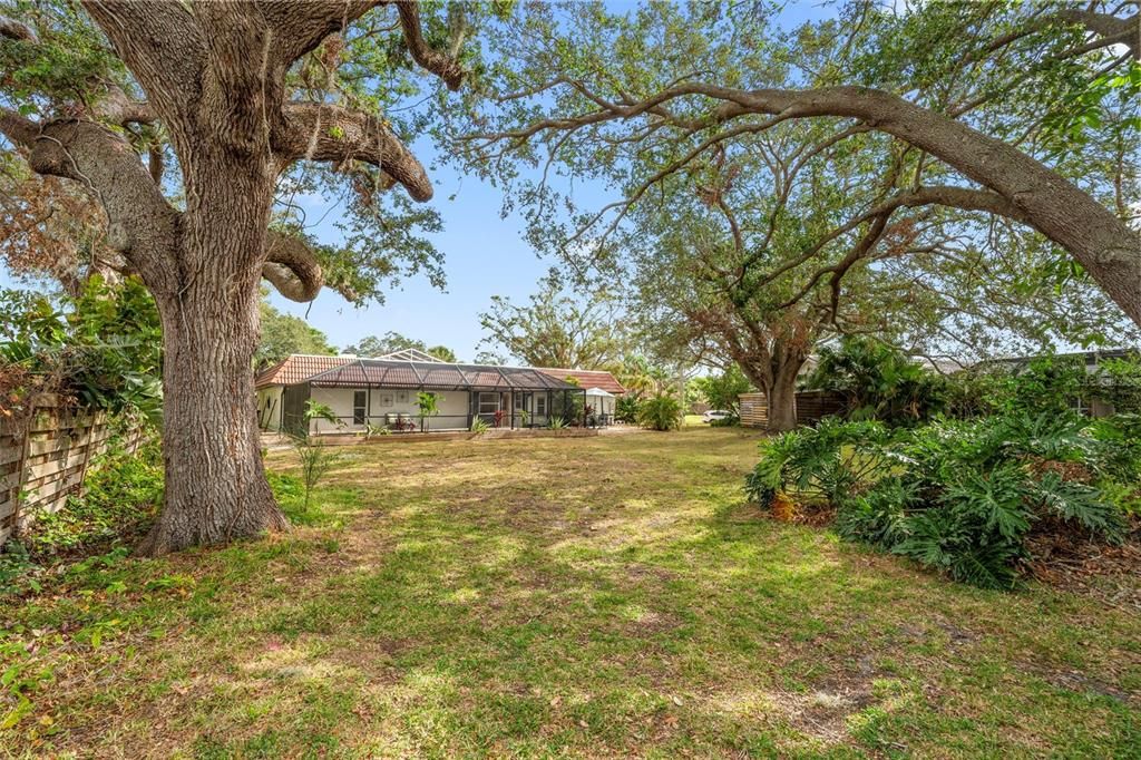 En Venta: $729,900 (4 camas, 2 baños, 2445 Pies cuadrados)