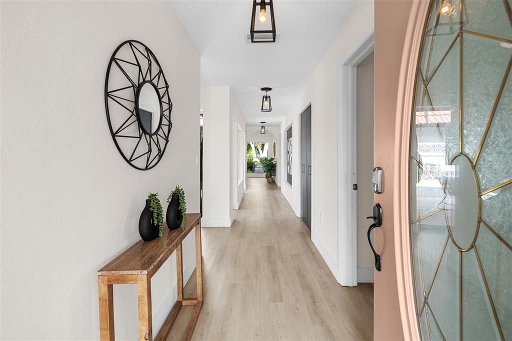 En Venta: $729,900 (4 camas, 2 baños, 2445 Pies cuadrados)