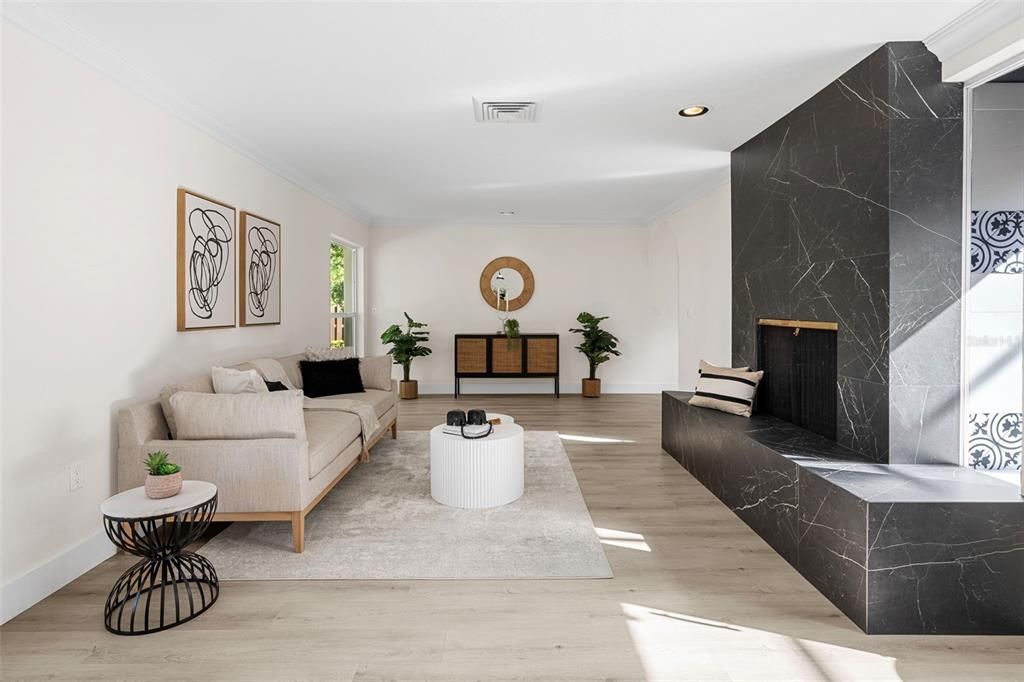 En Venta: $729,900 (4 camas, 2 baños, 2445 Pies cuadrados)