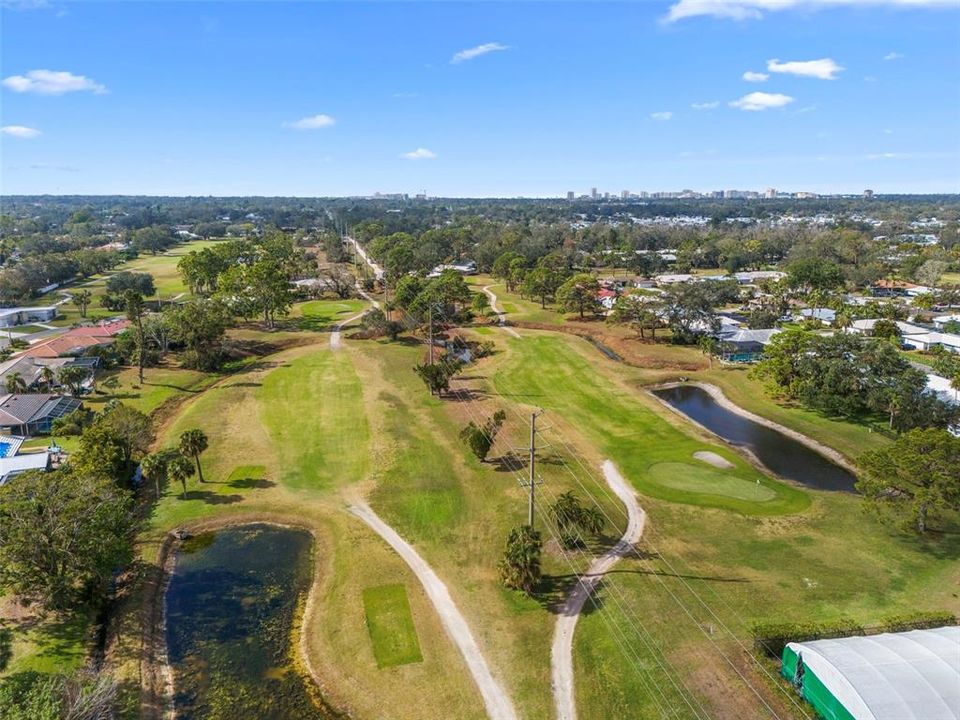 En Venta: $729,900 (4 camas, 2 baños, 2445 Pies cuadrados)