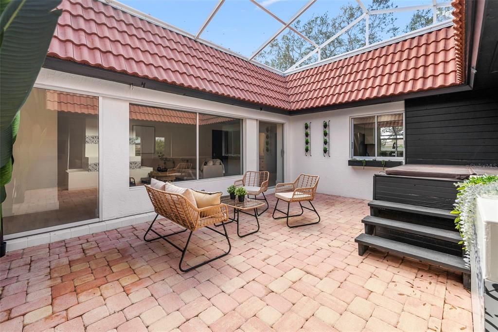 En Venta: $729,900 (4 camas, 2 baños, 2445 Pies cuadrados)